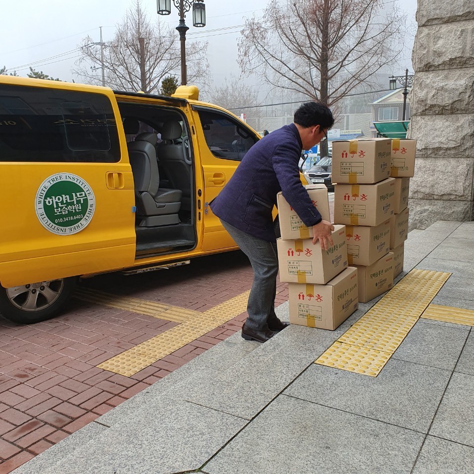 학원연합회에서 민원받고 20여분만에 해결 하기시작~다음날 오전에 손소독제 전달 완료