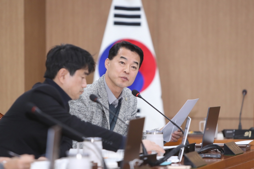 제251회 이천시의회 임시회 제2차 자치행정위원회_24