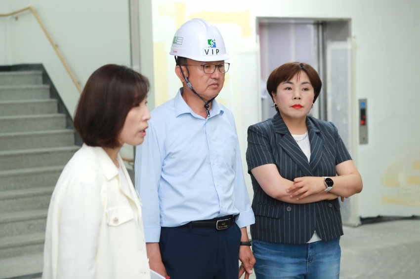 행정사무감사 3일차 현장확인_부발읍 마리나 수영장_2