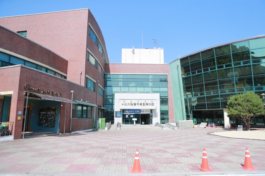 행정사무감사 3일차 현장확인_부발읍 마리나 수영장_18