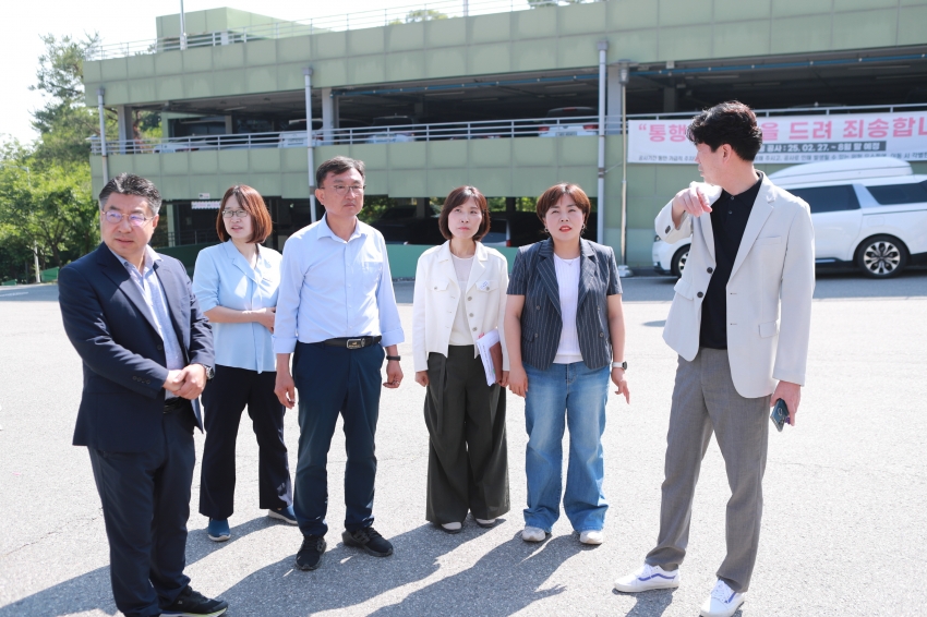 행정사무감사 3일차 현장확인_부발읍 마리나 수영장_19