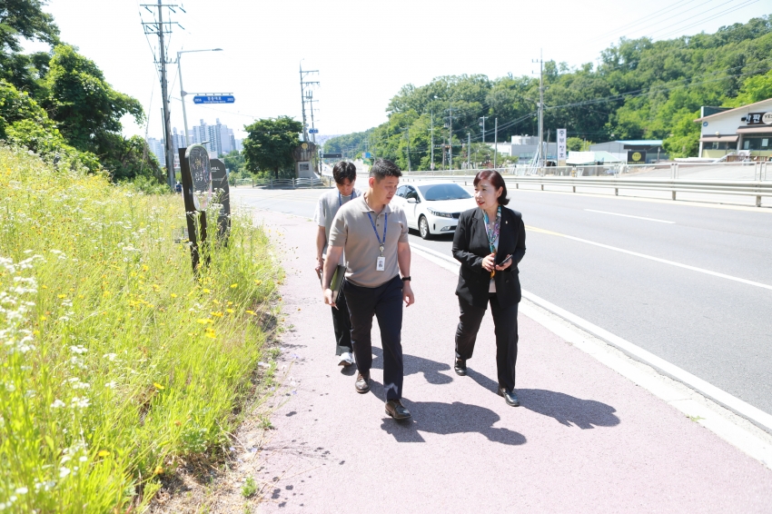 행정사무감사 3일차 현장확인_다산 고등학교 통학로_8