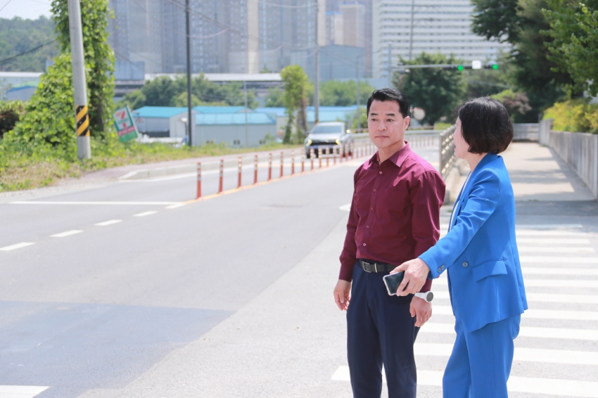 백사중학교 현장확인_김재국의원_6