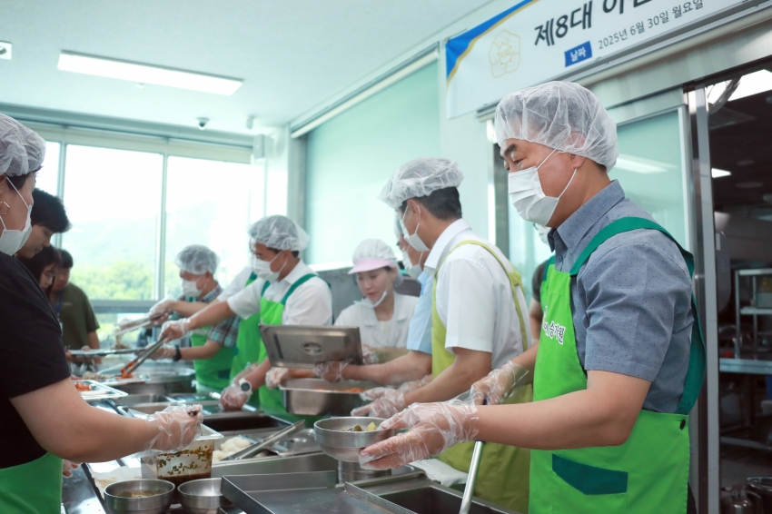 제8대 이천시의회 개원 3주년 기념 배식봉사_34