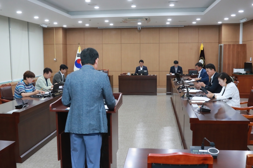 제254회 이천시의회 임시회 폐회중 제1차 의회운영위원회_3