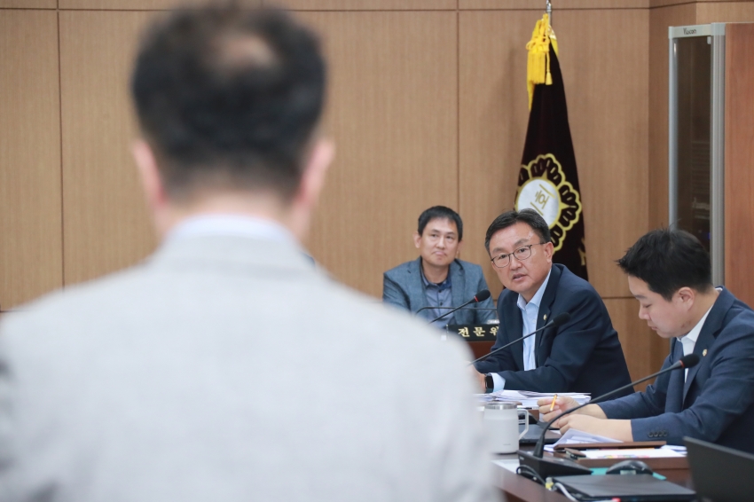 제257회 이천시의회 임시회 제1차 자치행정위원회_18