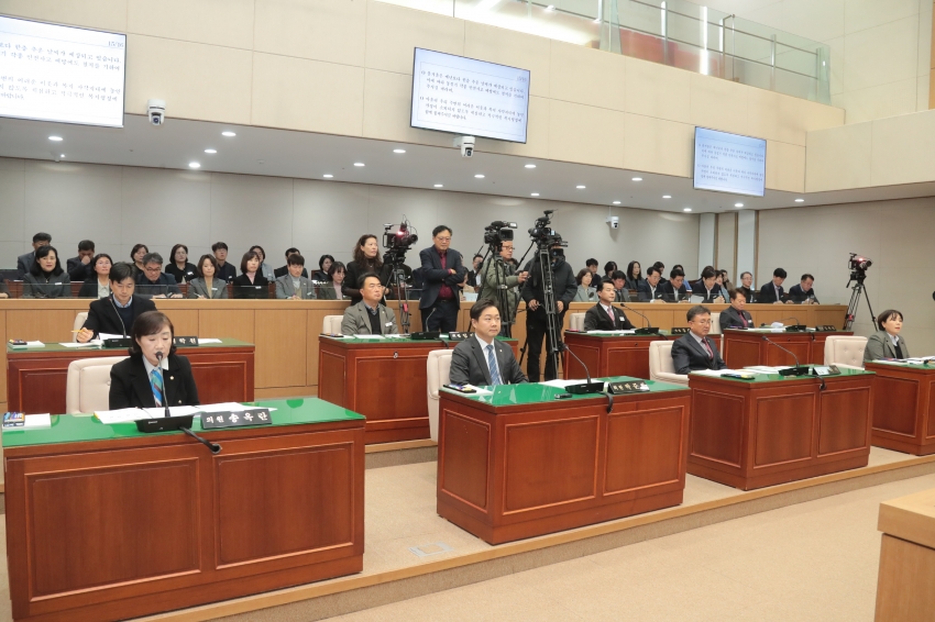 제258회 이천시의회 제2차 정례회 제1차 본회의_17