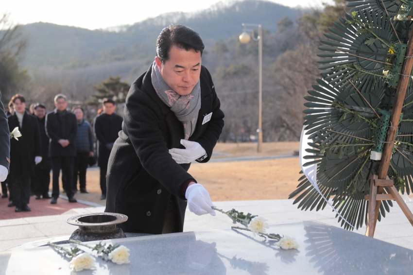 신년 현충탑 참배_5