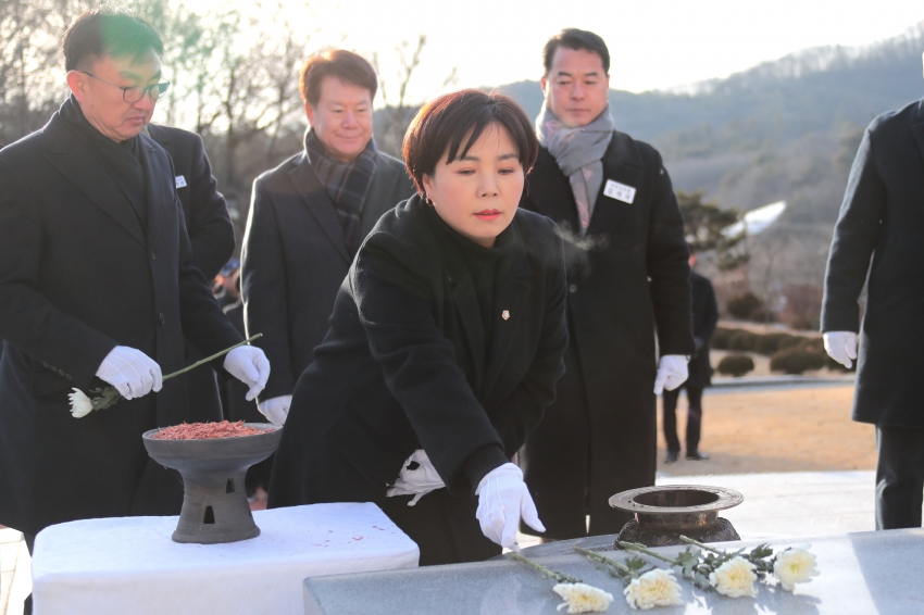 신년 현충탑 참배_8