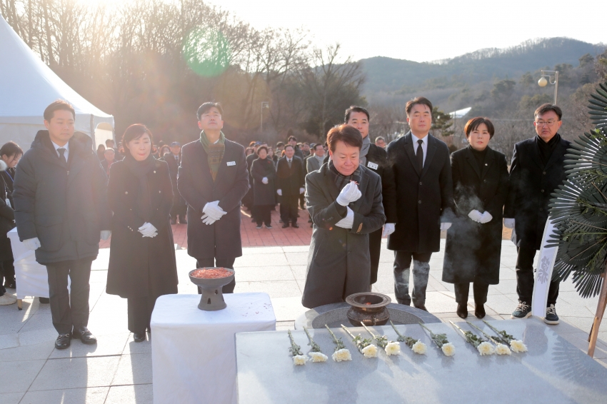 신년 현충탑 참배_12