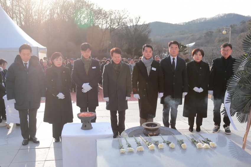 신년 현충탑 참배_13