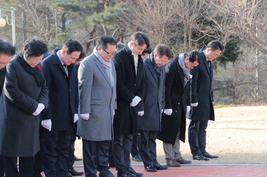 신년 현충탑 참배_16