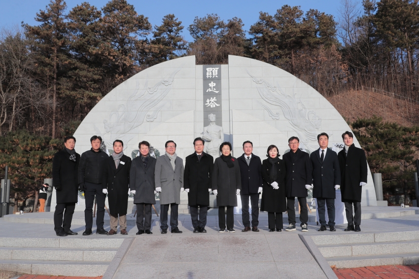 신년 현충탑 참배_19