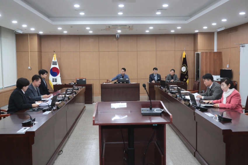 제258회 제2차 정례회 폐회중 제1차 의회운영위원회_1