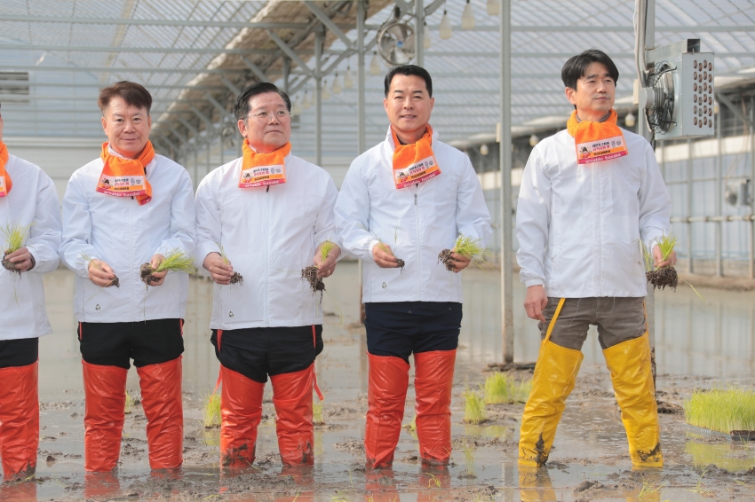 임금님표 이천쌀 전국 첫 모내기 행사_8