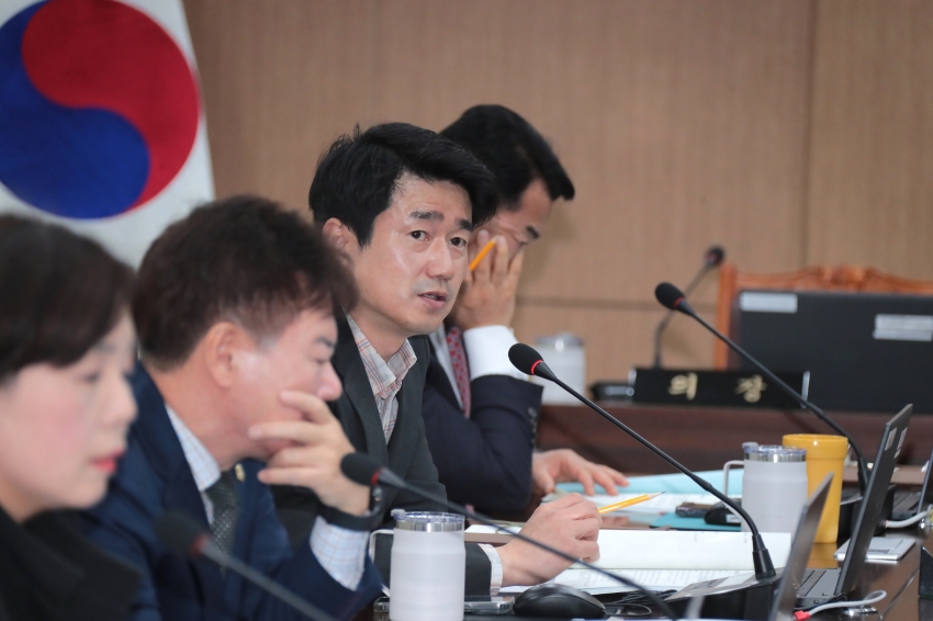 제260회 이천시의회 임시회 제2차 자치행정위원회_8