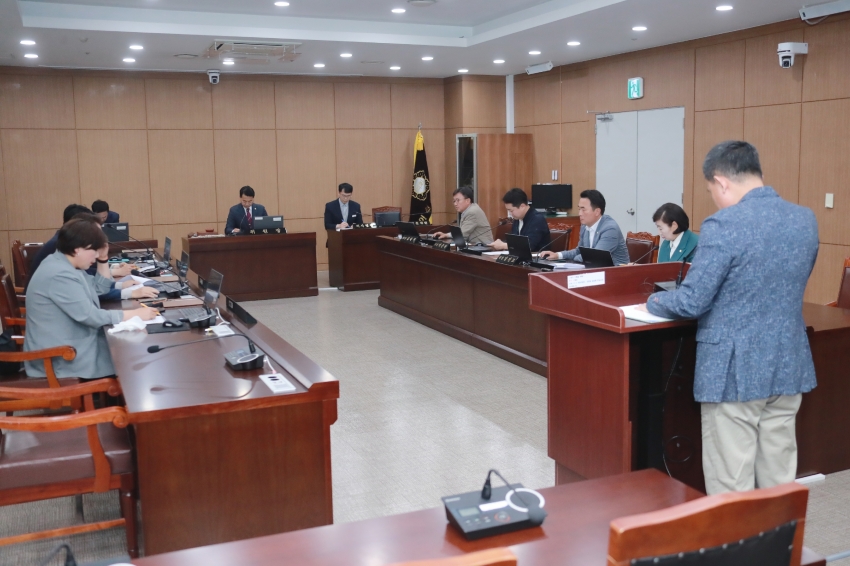 제260회 이천시의회 임시회 폐회중 의회운영위원회_3