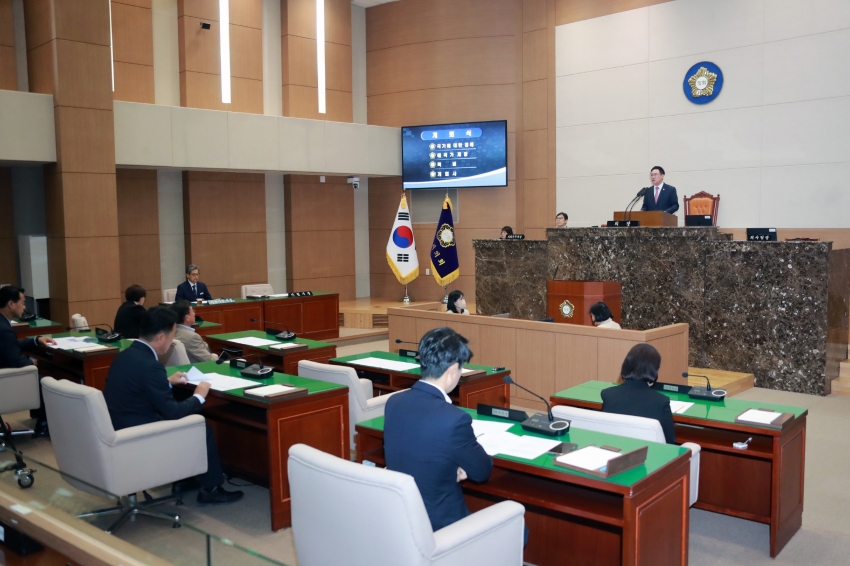 제261회 이천시의회 임시회 본회의_3